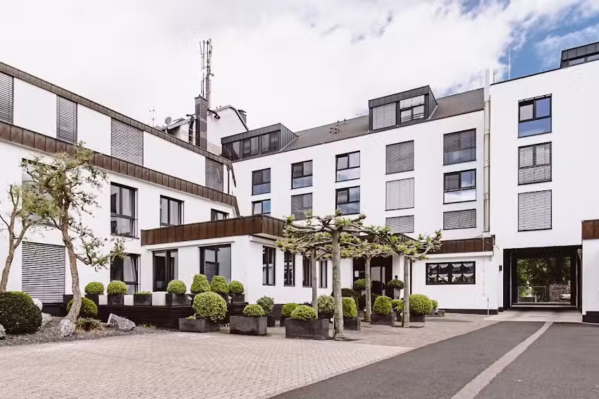 &REPEAT K&ouml;ln Airport