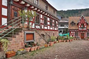 Roter Löwe Heiligkreuzsteinach – Heidi Utech