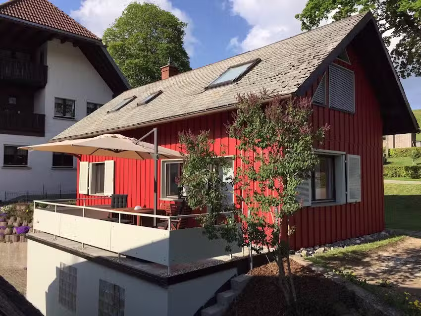 Rotes H&uuml;sli