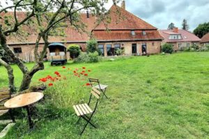 Scheunenloft Usedom &ndash; gro&szlig;z&uuml;gige Familienoase, Hunde-freundlich mit riesigem Garten