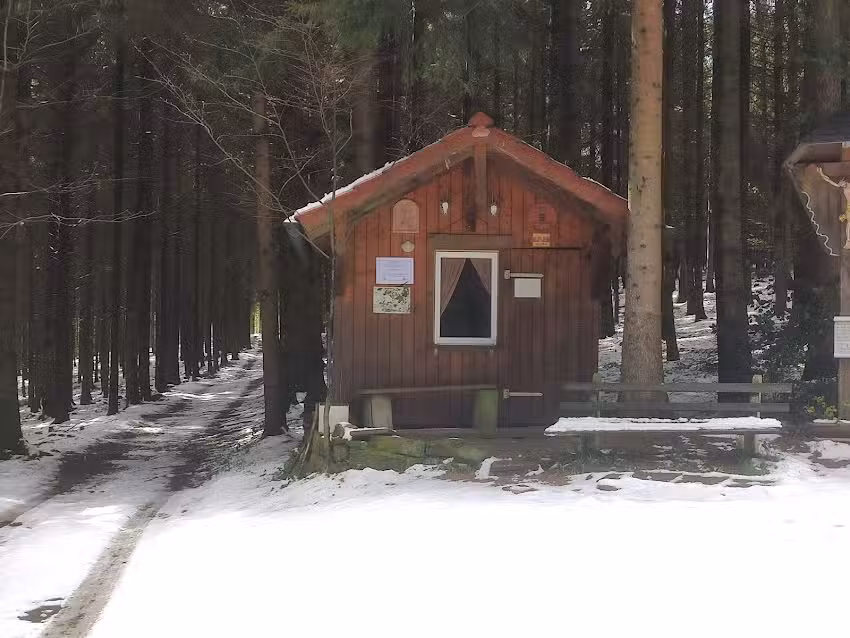 Schutzh&uuml;tte an der Lehrscheid