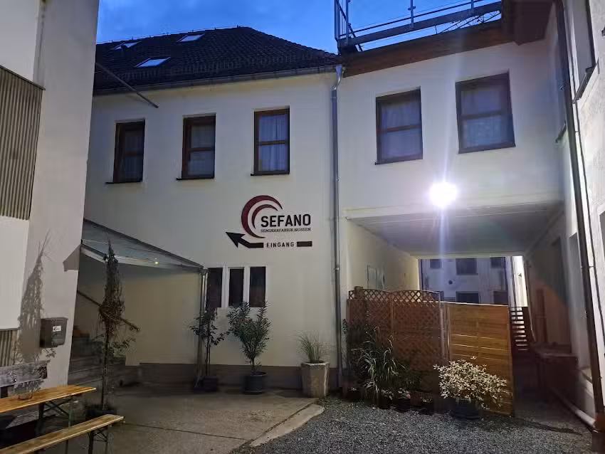 Sefano Low Budget Hotel
