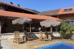 Stylische Alpenlounge