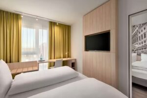 Super 8 by Wyndham Augsburg