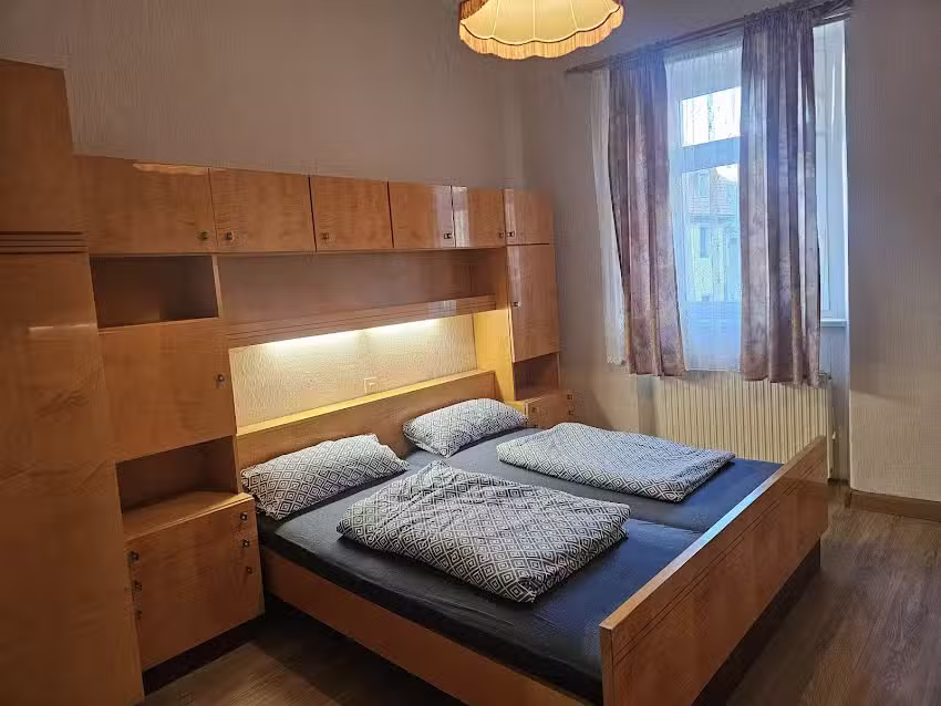 Sweet Home, Unterkunft