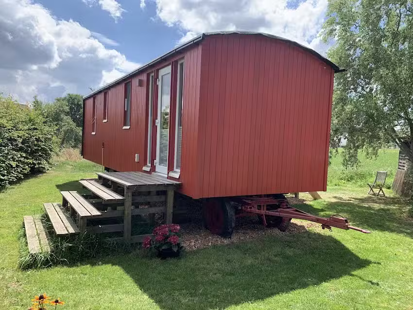 Tinyhouse im Gr&uuml;nen