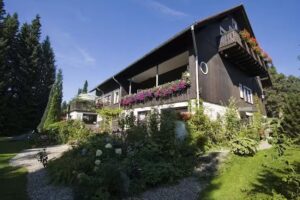 Vier Jahreszeiten Hotel Garni