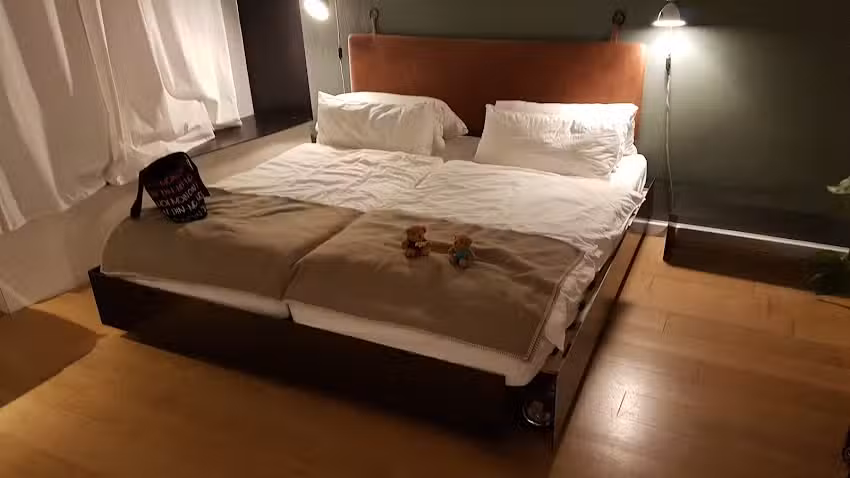 VIER ZIMMER