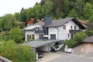Villa Relax – Ferienwohnungen & Hallenbad & Relaxgarten