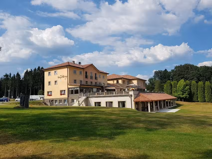 Waldhotel Marienheide UG