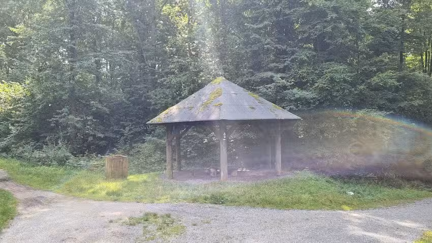 Waldschutzh&uuml;tte