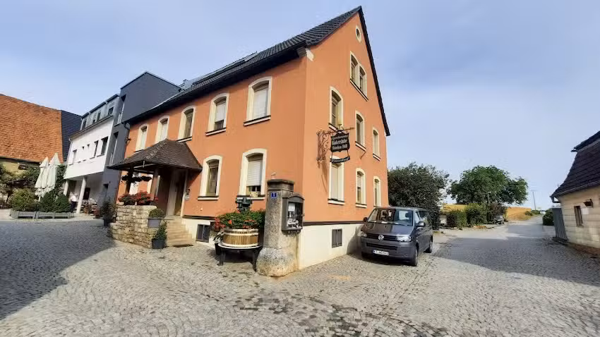 Weinbau & H&auml;ckerstube D&uuml;ll GbR