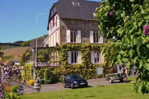 Weingut, K&uuml;che und G&auml;stehaus Erbes-Henn