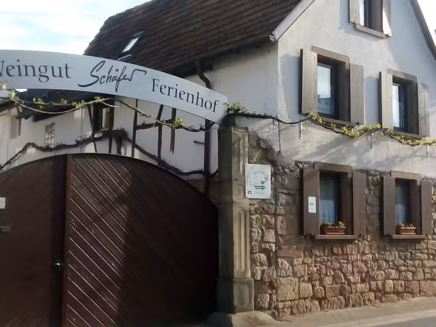Weingut und Ferienhof Sch&auml;fer
