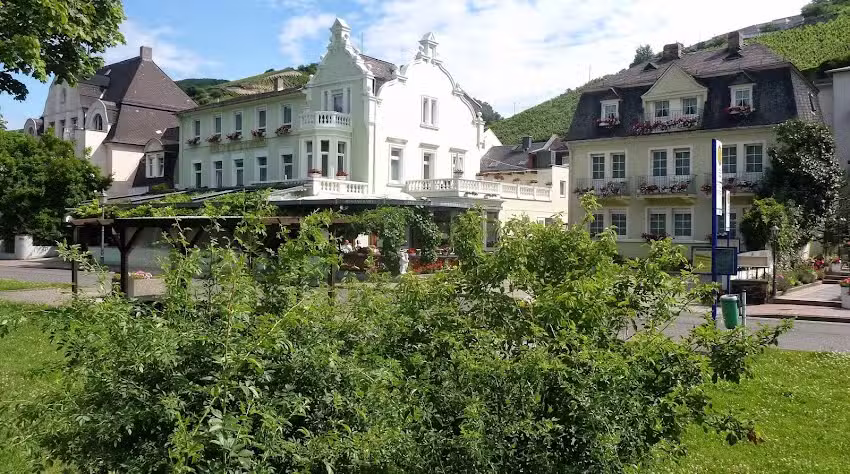 Weingut und Hotel Sch&ouml;n