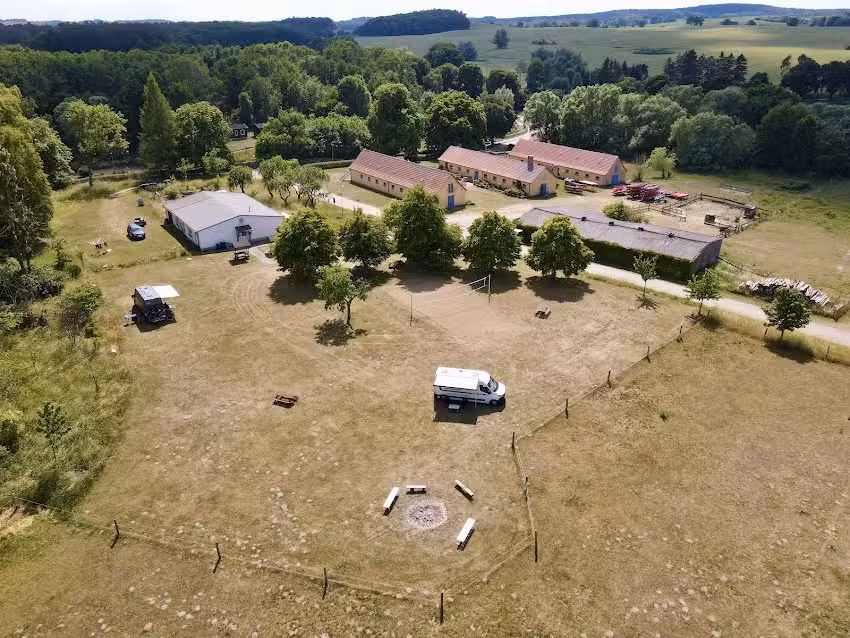 Wohnmobilstellplatz Eickhof &ndash; AlpacaCamping