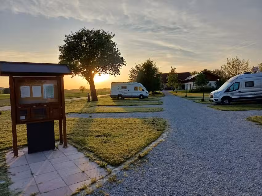 Wohnmobilstellplatz Hirsch