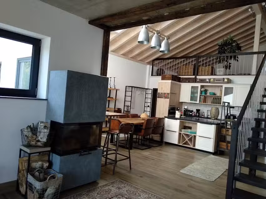 Wohnung Luxusmansarde, m&ouml;bliert